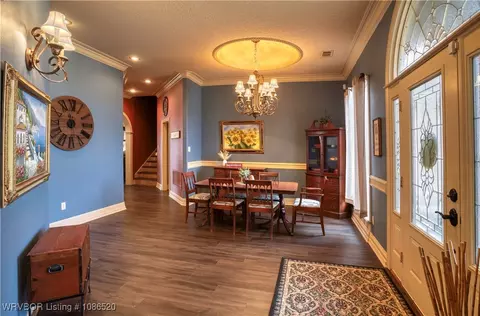 Entry Way - 5804 Valley View Dr, Fort Smith, AR 72916 photo 1 of 2