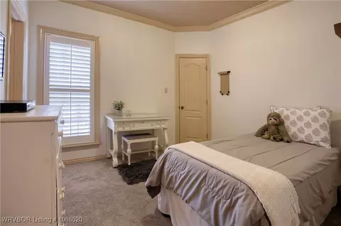 Bedroom - 5804 Valley View Dr, Fort Smith, AR 72916 photo 4 of 5
