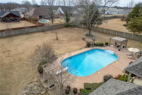 Exterior - 5804 Valley View Dr, Fort Smith, AR 72916 photo 11 of 11