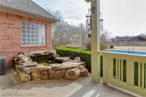 Exterior - 5804 Valley View Dr, Fort Smith, AR 72916 photo 4 of 11