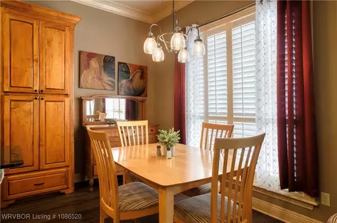 Dining - 5804 Valley View Dr, Fort Smith, AR 72916 photo 2 of 2