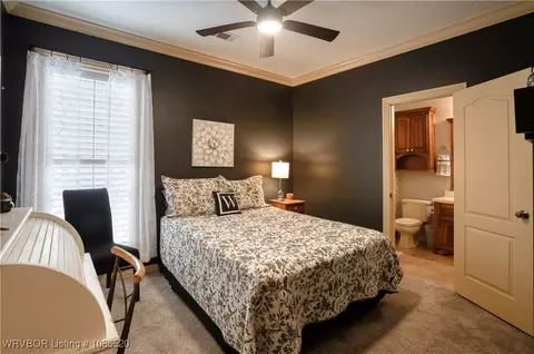 Bedroom - 5804 Valley View Dr, Fort Smith, AR 72916 photo 3 of 5