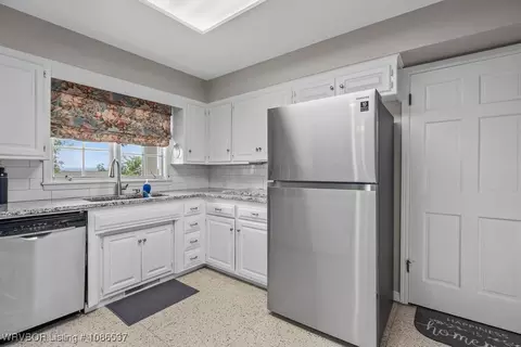 Kitchen - 7315 Riviera Dr, Fort Smith, AR 72903 photo 1 of 4