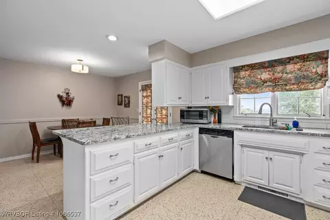 Kitchen - 7315 Riviera Dr, Fort Smith, AR 72903 photo 2 of 4