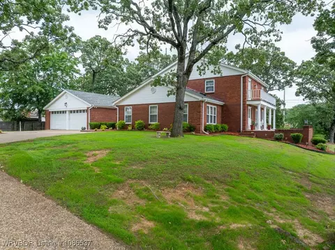 Exterior - 7315 Riviera Dr, Fort Smith, AR 72903 photo 9 of 11