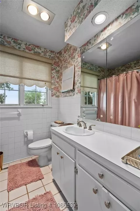 Bath - 7315 Riviera Dr, Fort Smith, AR 72903 photo 1 of 5