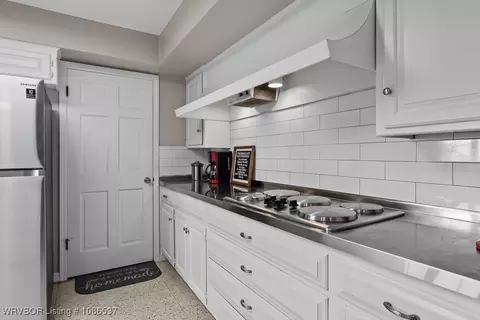 Kitchen - 7315 Riviera Dr, Fort Smith, AR 72903 photo 3 of 4