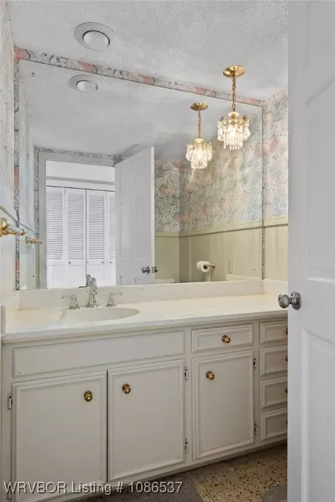 Bath - 7315 Riviera Dr, Fort Smith, AR 72903 photo 3 of 5