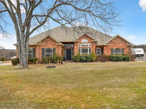 1407 N Camp Trl, Van Buren, AR 72956