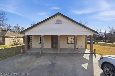 Exterior - 3002 Neis St, Fort Smith, AR 72904 photo 2 of 5