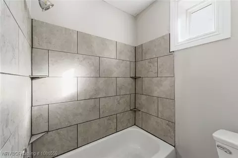Bath - 3002 Neis St, Fort Smith, AR 72904 photo 2 of 2