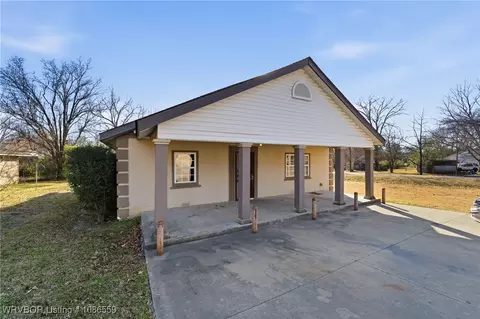 Exterior - 3002 Neis St, Fort Smith, AR 72904 photo 3 of 5