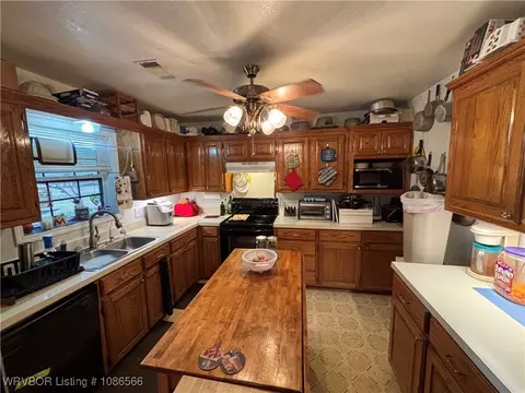 Kitchen - 173 Schwartz Ln, Paris, AR 72855 photo 1 of 1