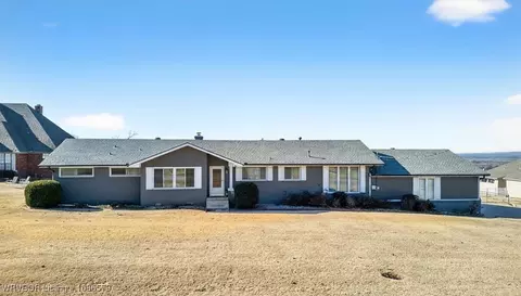 12 Steward St, Van Buren, AR 72956