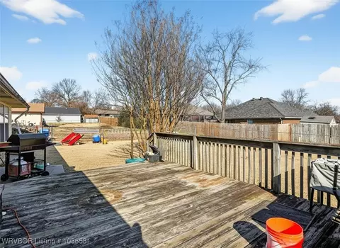 906 N 3rd Ter, Barling, AR 72923 photo 34