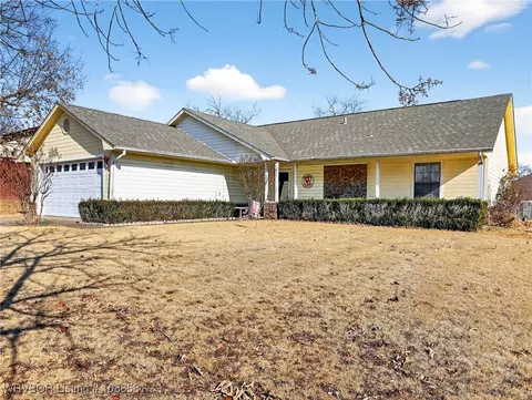 906 N 3rd Ter, Barling, AR 72923 photo 3