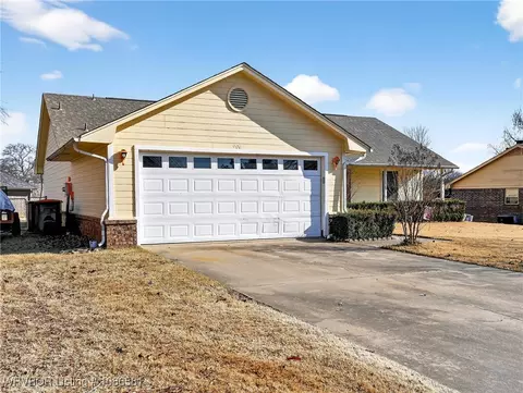 906 N 3rd Ter, Barling, AR 72923 photo 4