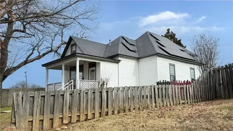 Exterior - 1009 S 11th St, Fort Smith, AR 72901 photo 2 of 3
