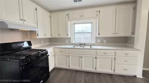 Other - 1009 S 11th St, Fort Smith, AR 72901 photo 4 of 8