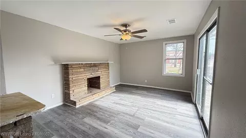 Living - 1009 S 11th St, Fort Smith, AR 72901 photo 4 of 5