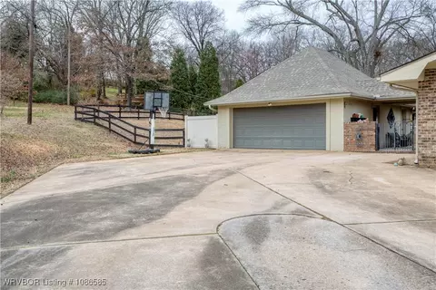 1 Berry Hill Rd, Fort Smith, AR 72903 photo 11