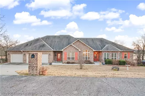 8535 Crestline Dr, Hackett, AR 72937
