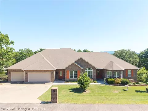 8535 Crestline Dr, Hackett, AR 72937