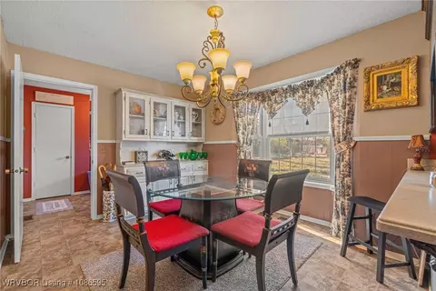 Dining - 2208 Warwick Pl, Fort Smith, AR 72903 photo 5 of 6