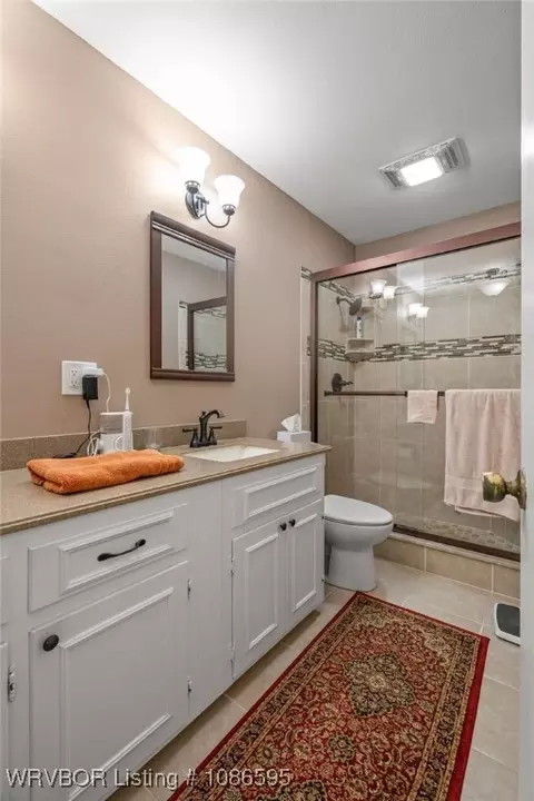 Bath - 2208 Warwick Pl, Fort Smith, AR 72903 photo 3 of 4