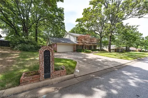 Exterior - 2208 Warwick Pl, Fort Smith, AR 72903 photo 3 of 17