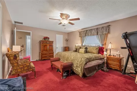 Bedroom - 2208 Warwick Pl, Fort Smith, AR 72903 photo 3 of 4