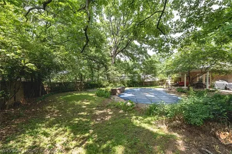 Exterior - 2208 Warwick Pl, Fort Smith, AR 72903 photo 13 of 17