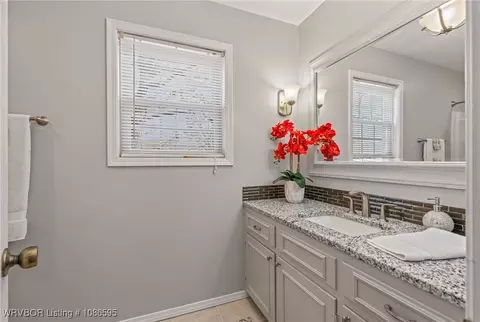 Bath - 2208 Warwick Pl, Fort Smith, AR 72903 photo 4 of 4