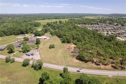 1000 E Center St, Greenwood, AR 72936 photo 2