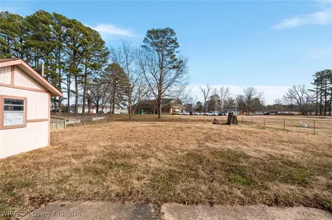 Exterior - 204 Quincy St, Lavaca, AR 72941 photo 6 of 6