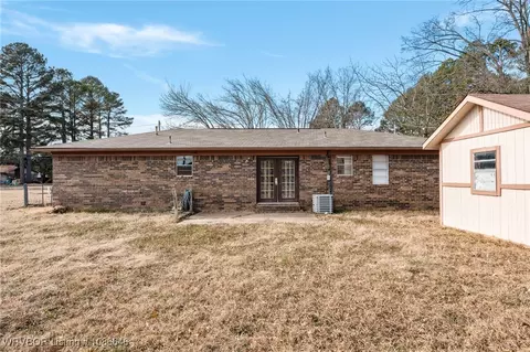 Exterior - 204 Quincy St, Lavaca, AR 72941 photo 5 of 6