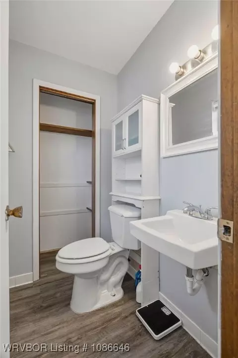 Bath - 204 Quincy St, Lavaca, AR 72941 photo 2 of 3