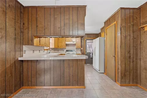 Kitchen - 204 Quincy St, Lavaca, AR 72941 photo 1 of 4
