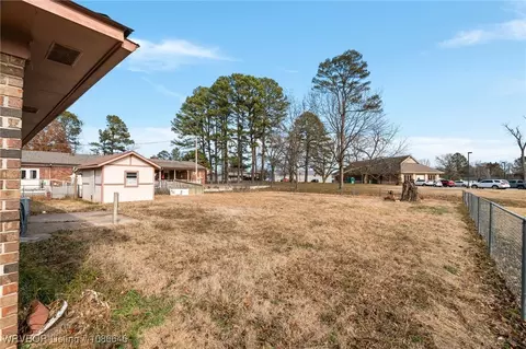 Exterior - 204 Quincy St, Lavaca, AR 72941 photo 3 of 6