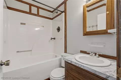 Bath - 204 Quincy St, Lavaca, AR 72941 photo 3 of 3
