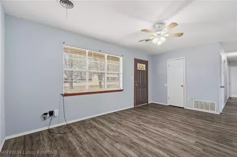 Living - 204 Quincy St, Lavaca, AR 72941 photo 2 of 3