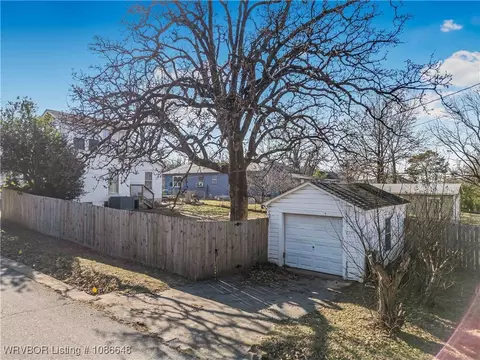 Exterior - 1623 S V St, Fort Smith, AR 72901 photo 6 of 6