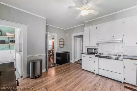 Kitchen - 1623 S V St, Fort Smith, AR 72901 photo 2 of 2