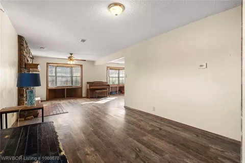 Living - 511 Park Ave, Mansfield, AR 72944 photo 2 of 9
