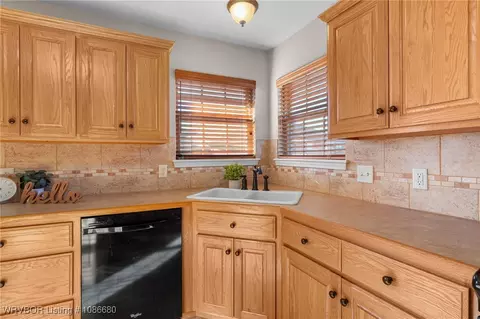 Kitchen - 908 Harvard Ave, Fort Smith, AR 72908 photo 3 of 3