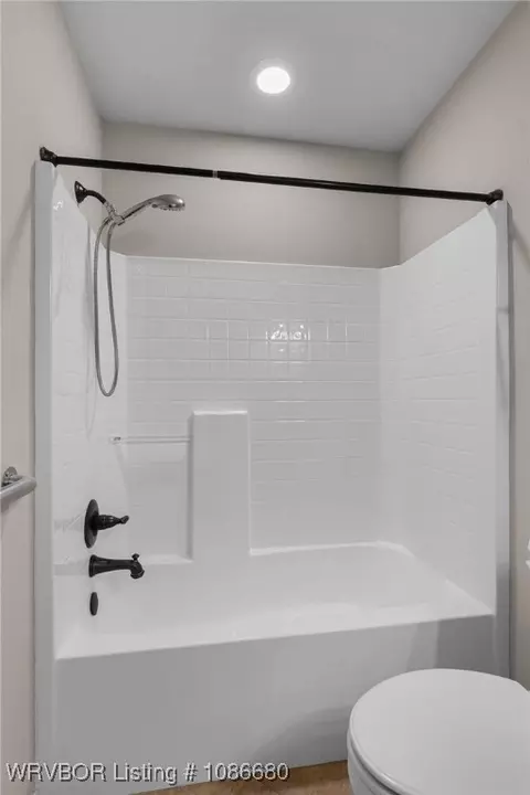 Bath - 908 Harvard Ave, Fort Smith, AR 72908 photo 3 of 3