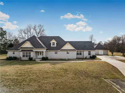 4812 Skywood Dr, Fort Smith, AR 72904