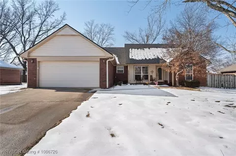 2027 Brookhaven Dr, Alma, AR 72921
