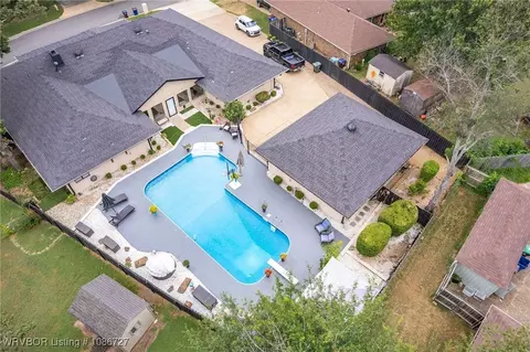 Exterior - 3319 Southview Dr, Fort Smith, AR 72903 photo 3 of 10