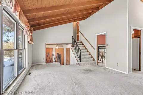 Living - 5420 Free Ferry Rd, Fort Smith, AR 72903 photo 3 of 6